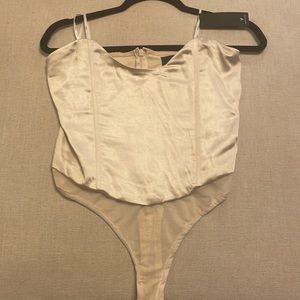Satin lulu bodysuit . Strapless